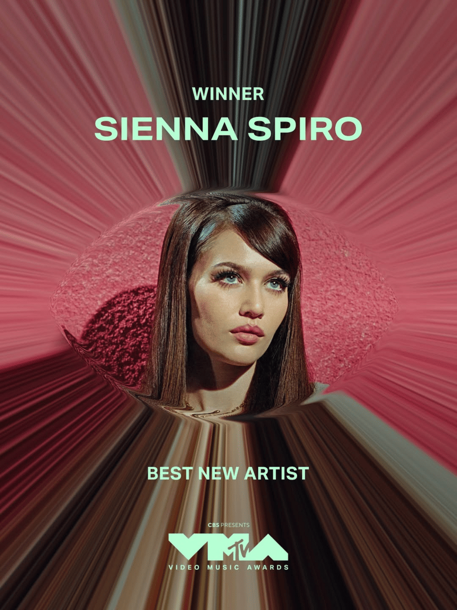 Sienna Spiro memenangkan kategori Best New Artist di MTV VMAs 2026