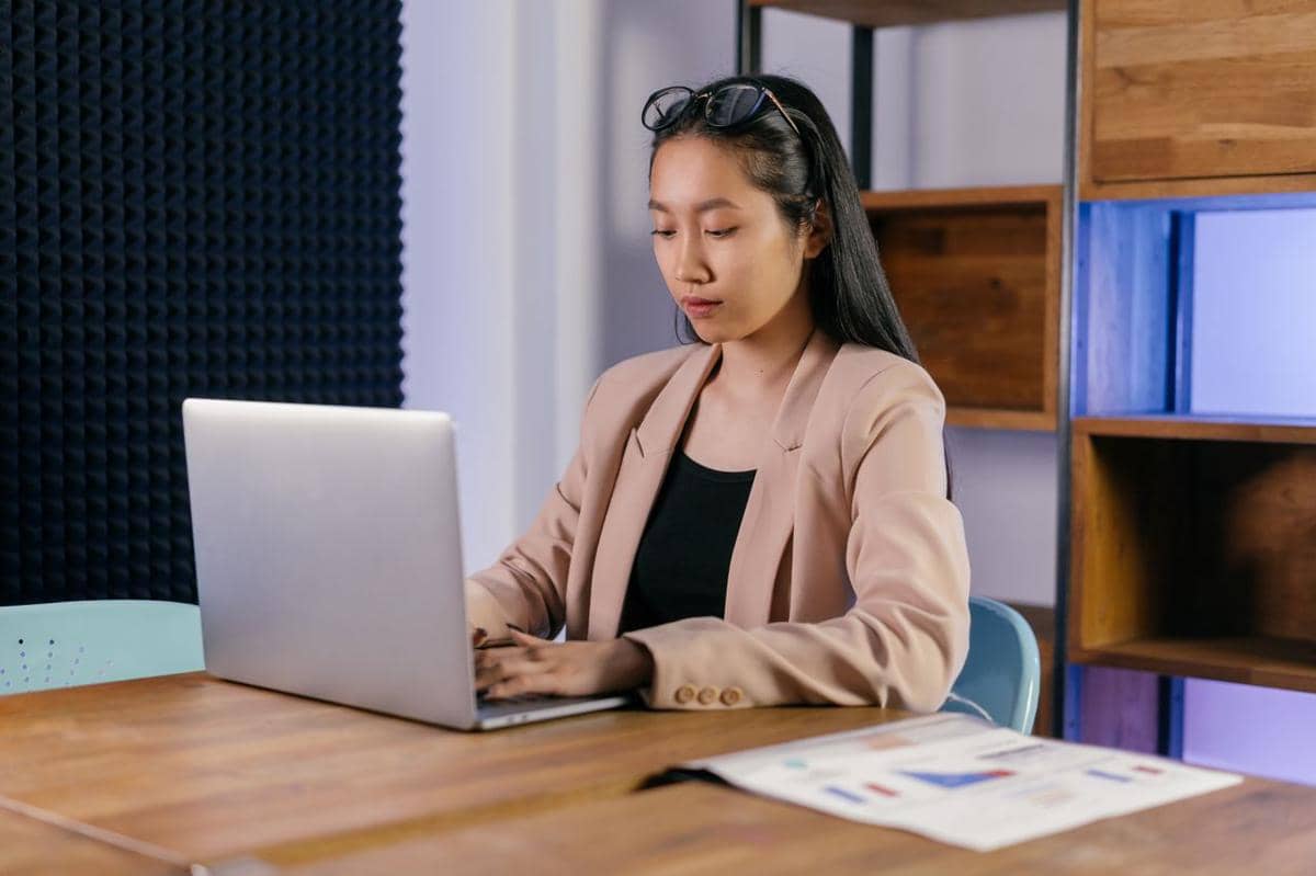 Prompt AI untuk fresh graduate mencari kerja