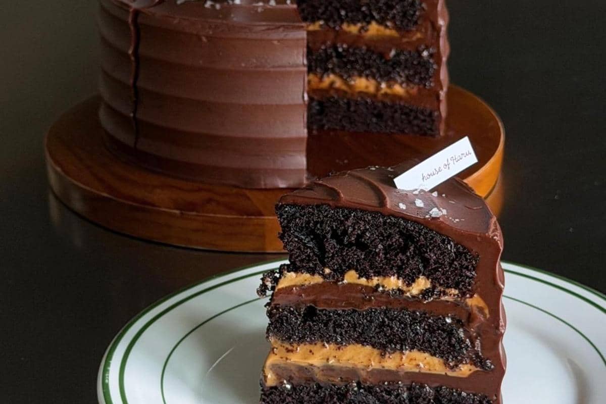 7 Tempat Berburu London Layer Cake di Jakarta yang Lagi Viral