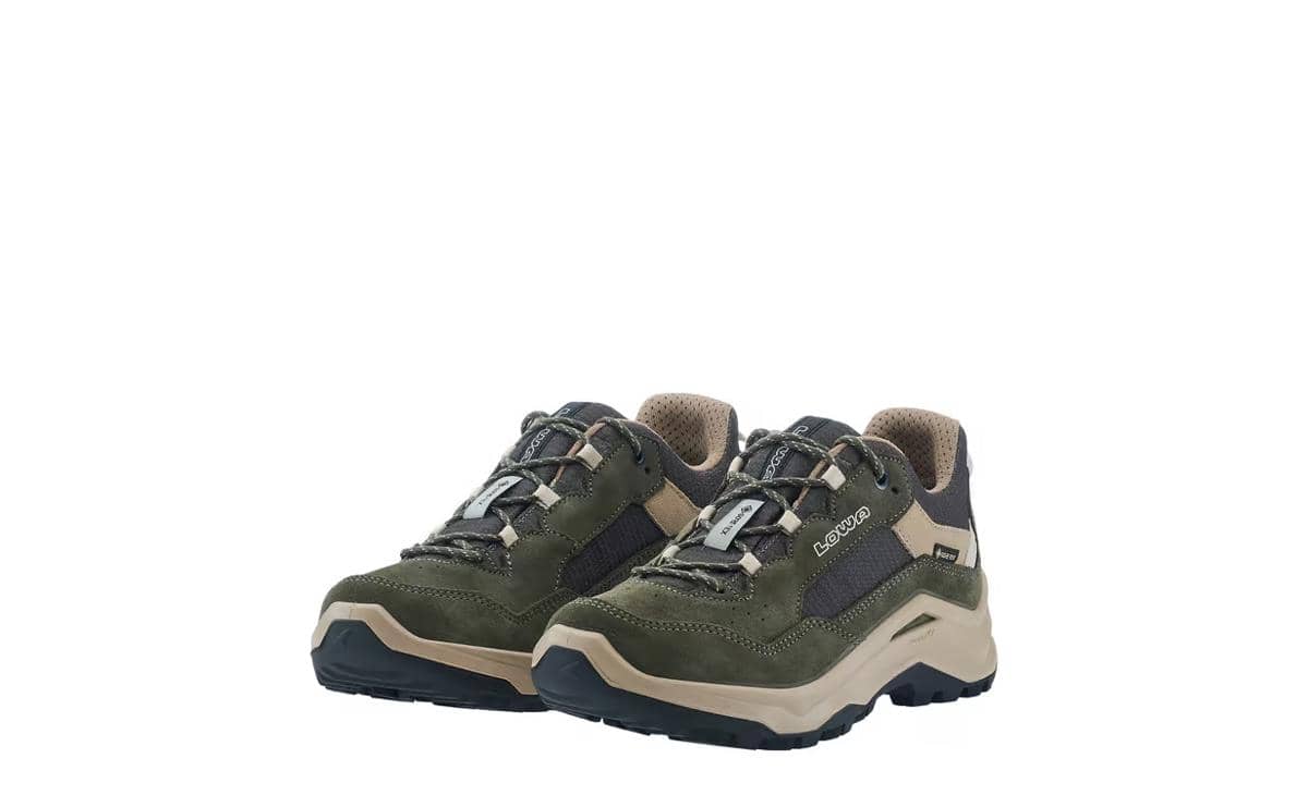 sepatu hiking perempuan waterproof