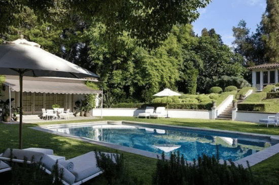 Angelina Jolie Jual Rumah Mewah di Los Angeles
