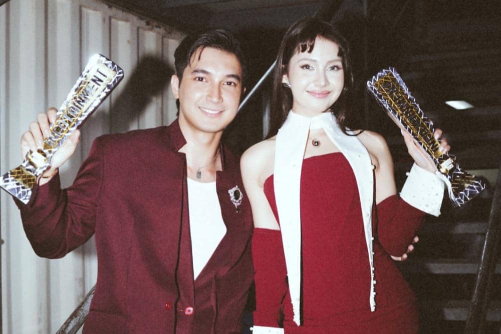 Sandrinna Michelle dan Junior Robert