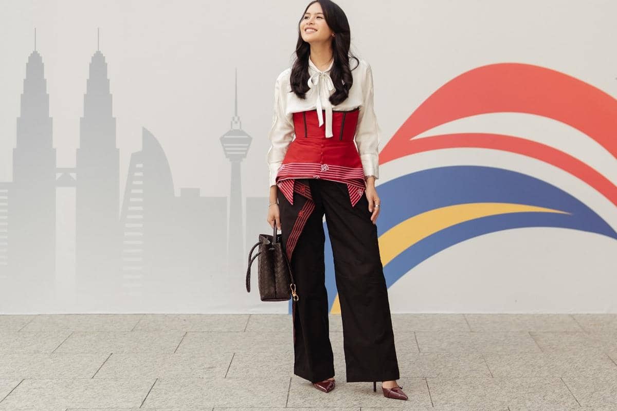 7 Ide Mix and Match Office Look a la Artis Indonesia, Stylish!