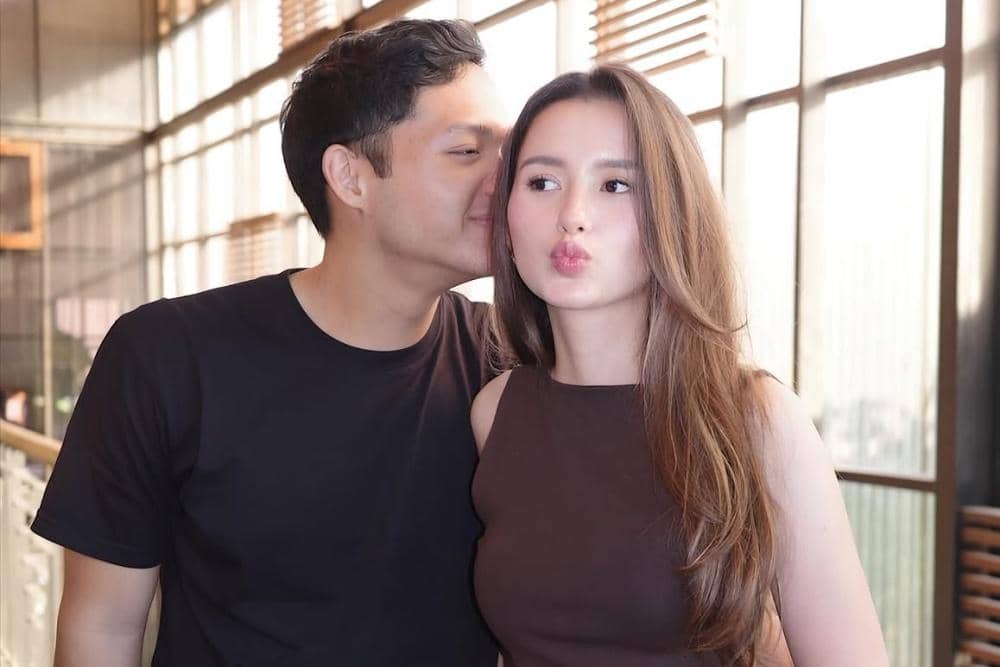 Azriel dan Sarah Menzel