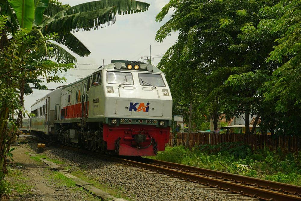 Tips Naik Kereta Perjalanan Jarak Jauh