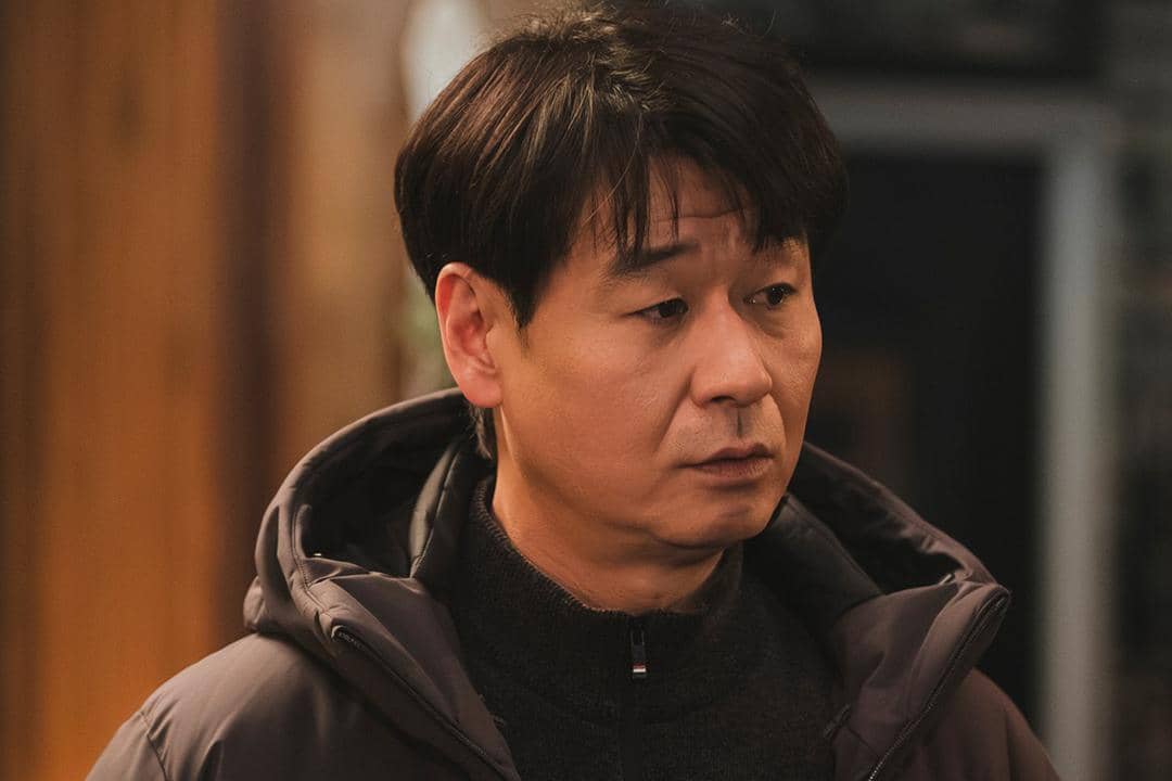 Park Hyuk Kwon di drama Between Steps