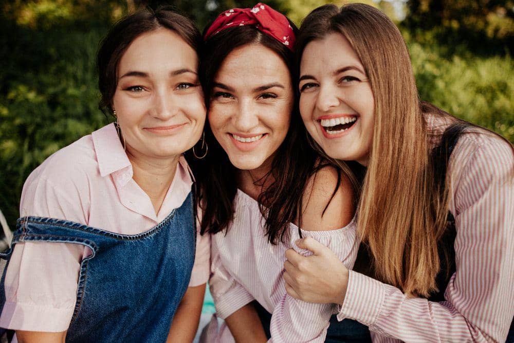 5 MBTI yang Loyal Banget Sama Sahabat Dekatnya, Siapa Saja?