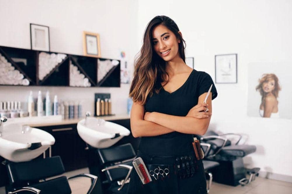 Mau Sukses Jadi Hairdresser? Ini Tips Penting dari Para Ahli