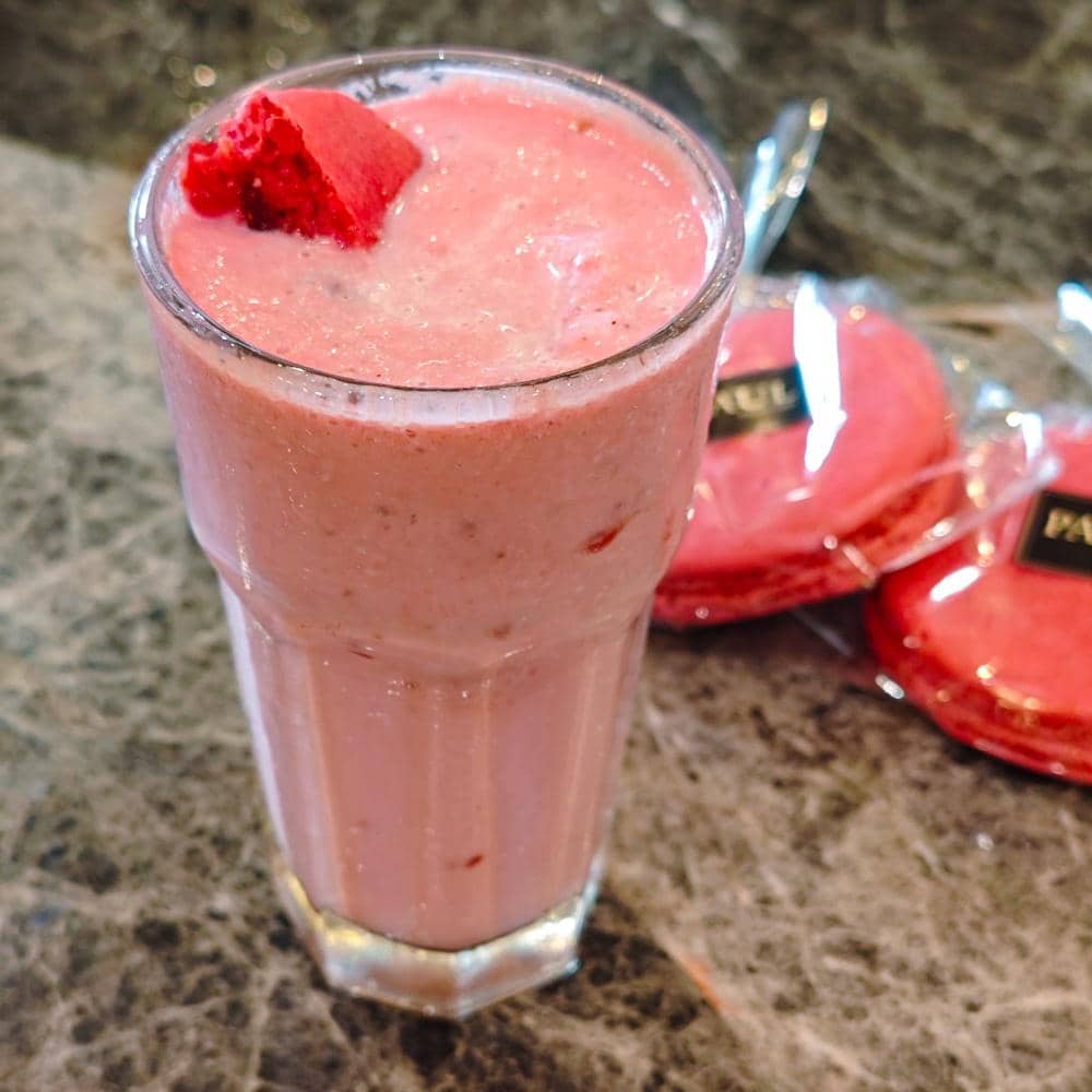 PAUL Macaron Frappe.jpg