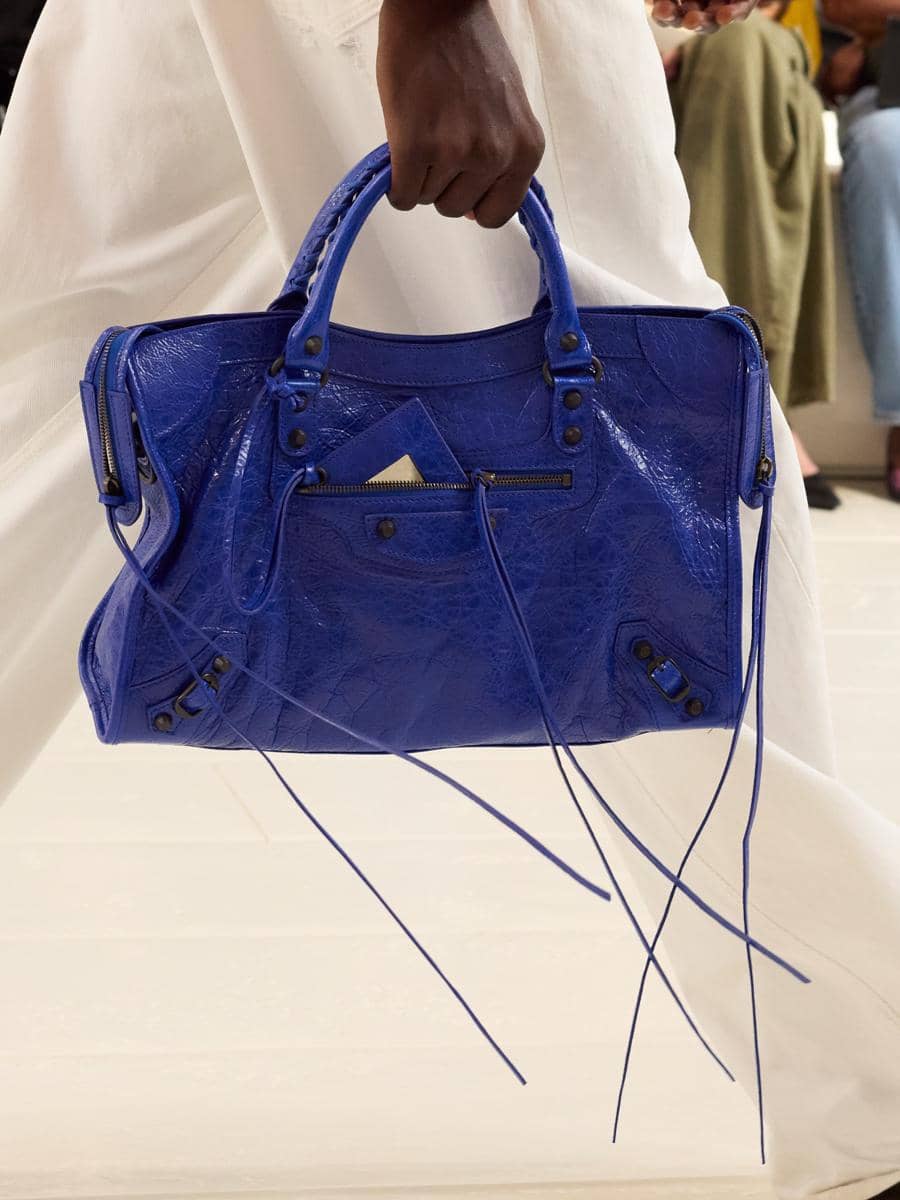 BALENCIAGA SUMMER 27 COLLECTION CLOSE UP IMAGE 27.jpg