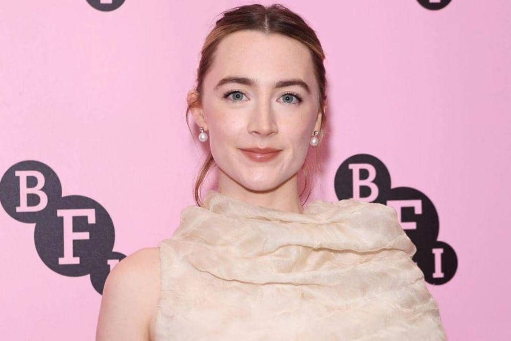 Dari Soft hingga Bold, Intip Makeup Look Saoirse Ronan yang Elegan