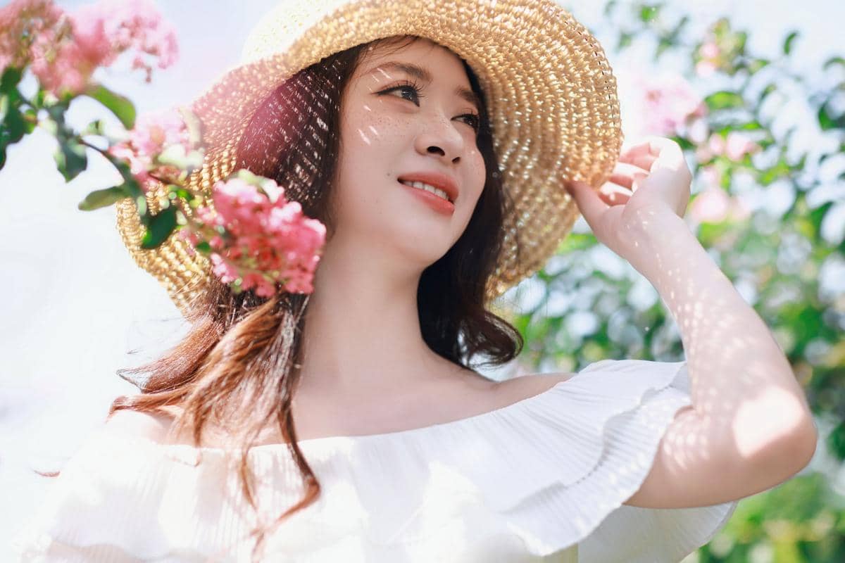 Skin Tint atau Cushion, Mana yang Lebih Cocok untuk Makeup Tipis?