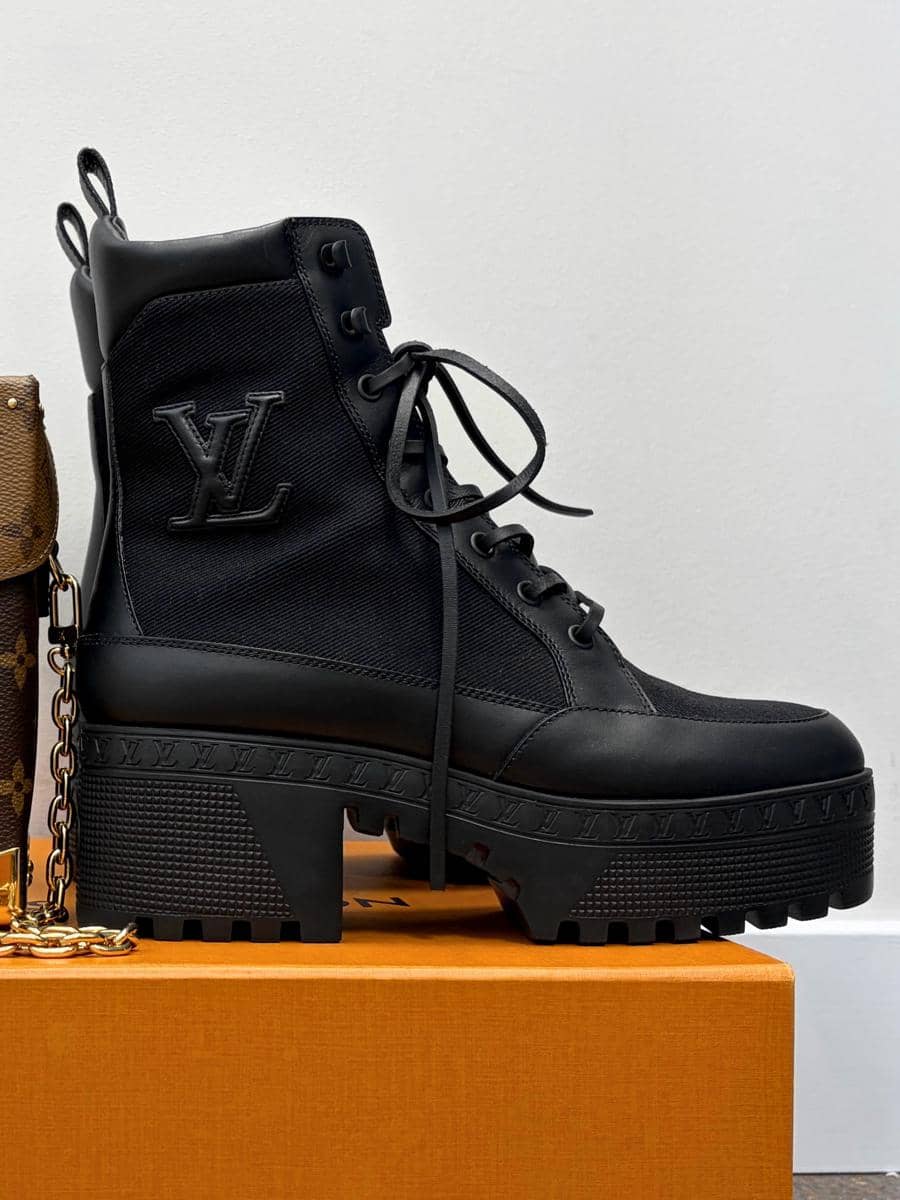 instagram.com:thevaultluxuryresale.jpg