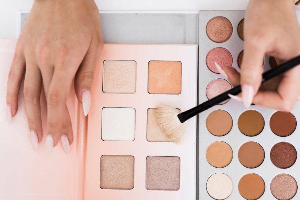 Ini Warna Makeup Terbaik untuk Pemilik Warm Undertone