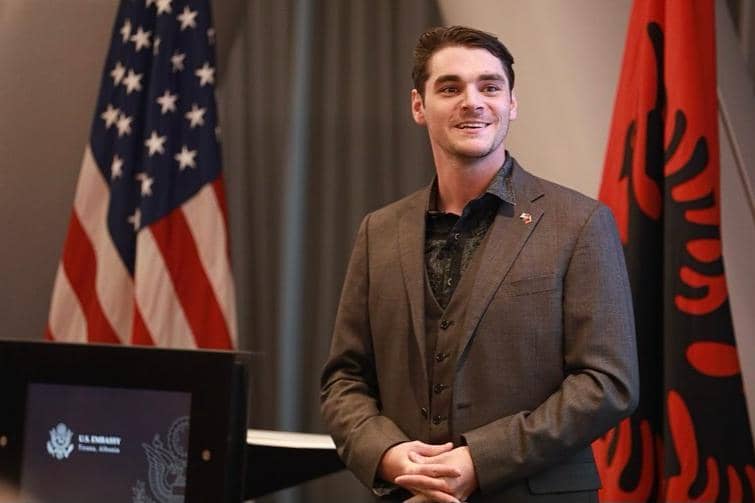 Profil RJ Mitte, Aktor Breaking Bad yang Meninggal di Usia 34 Tahun