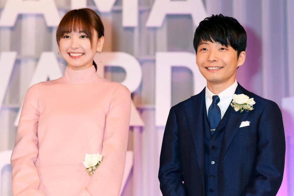 Kisah Cinta Gen Hoshino dan Yui Aragaki