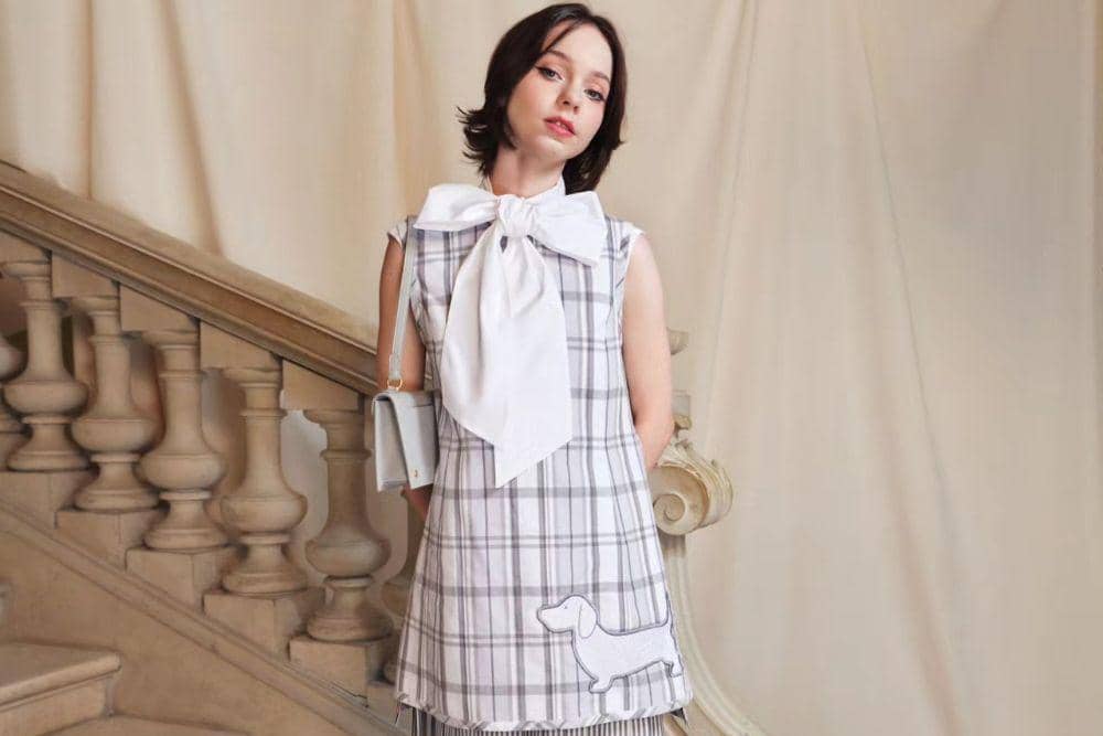 Deretan Gaya Riasan Emma Myers yang Chic dan Stunning