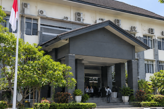 10 Universitas Terbaik di Indonesia Versi THE WUR 2027, Ada Kampus Impianmu?