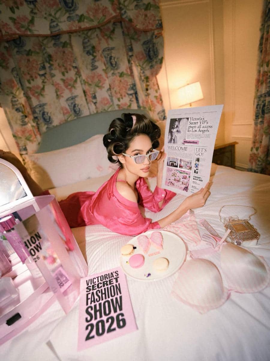 Cinta Laura jadi special guest di Victoria's Secret Fashion Show 2026