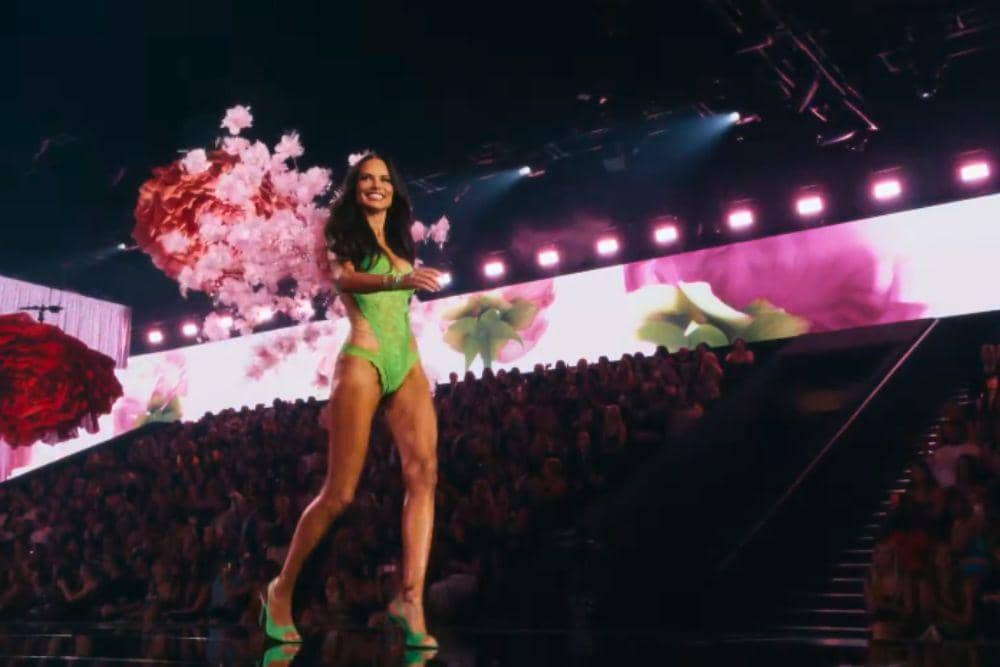 Adriana Lima di Victoria's Secret Fashion Show 2026