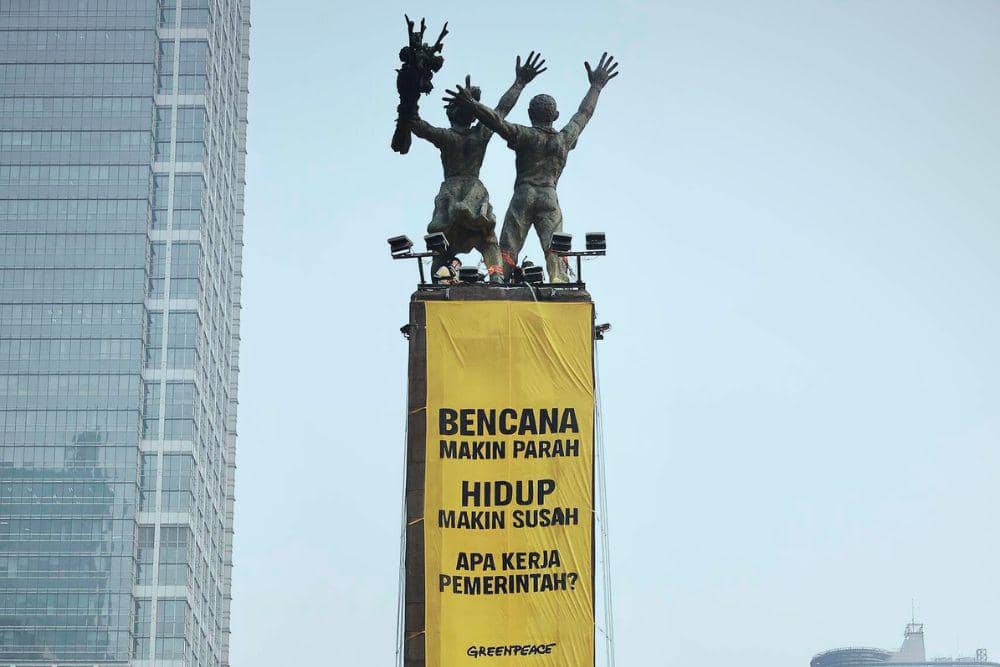 Mengenal Greenpeace, Komunitas Aktivis yang Pasang Spanduk di Bundaran HI
