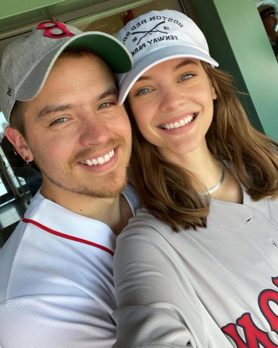 kisah cinta Barbara Palvin dan Dylan Sprouse