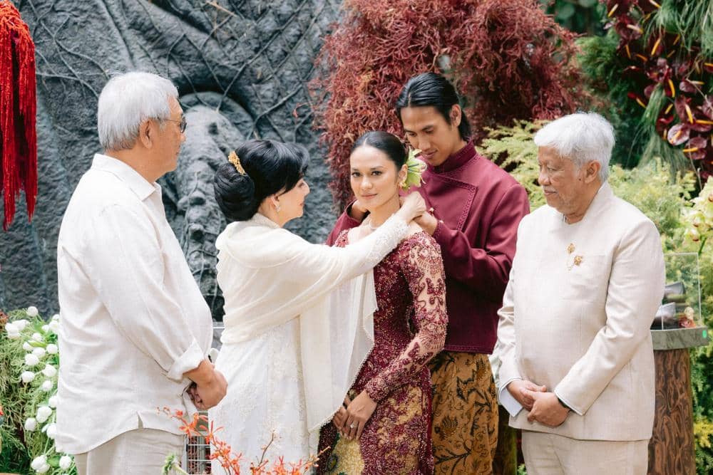 Sean Gelael dan Hana Malasan