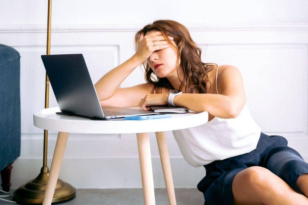Lelah Urusan Kantor dan Rumah? 8 Tips Atasi 'Double Burden' Agar Tidak Burnout