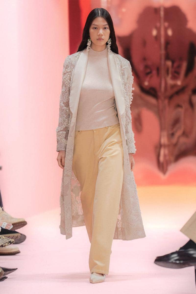 LOOK1.jpg