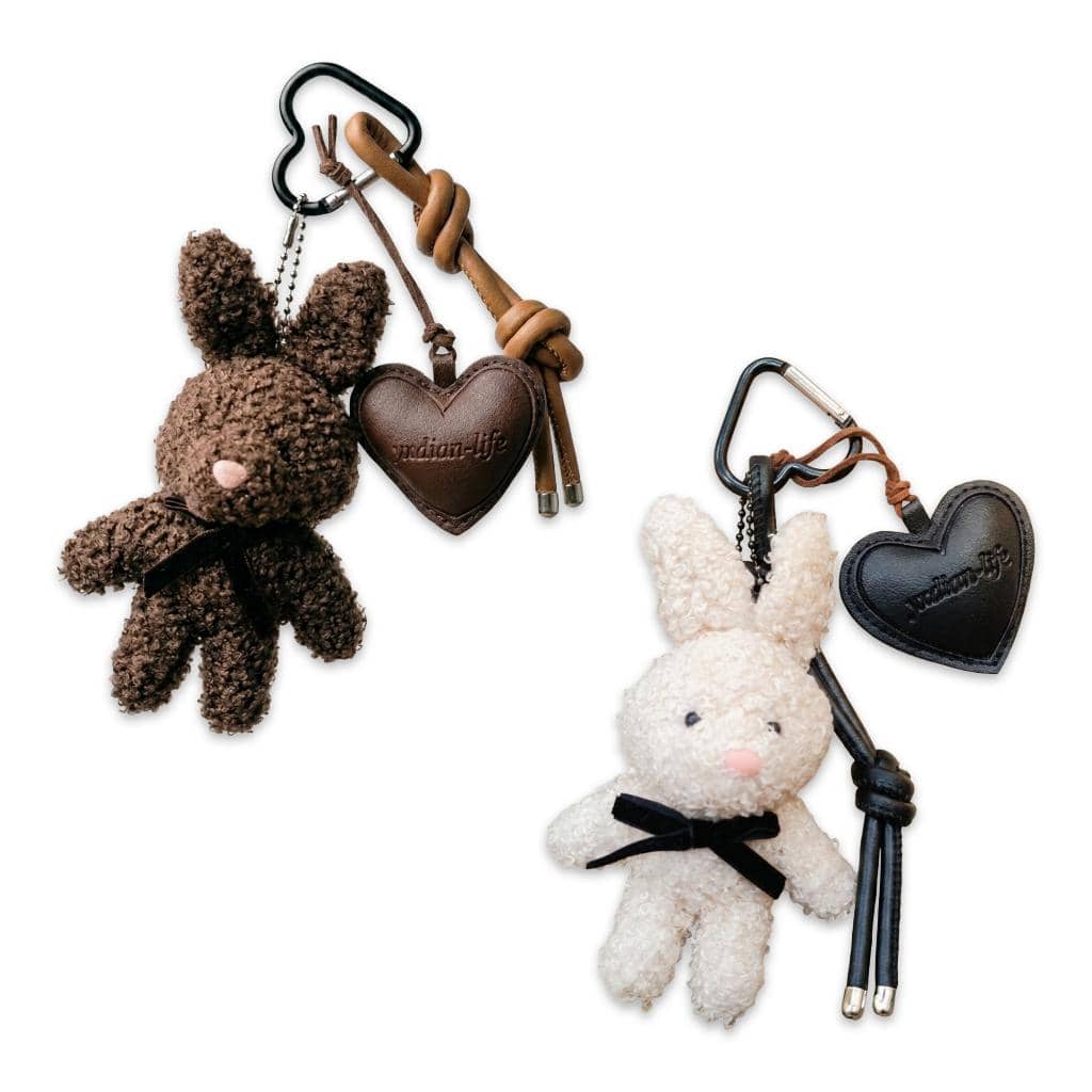 rekomendasi bag charm lucu untuk menghias tas