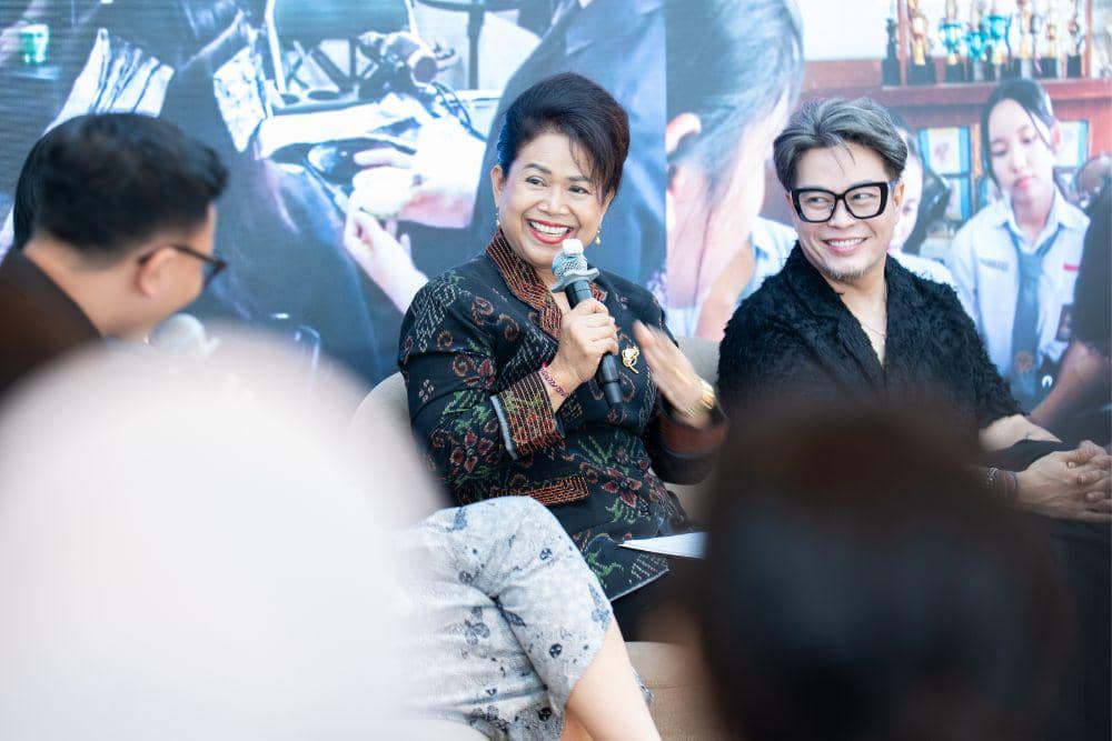 Rayakan World Teachers’ Day, L’Oréal Indonesia Angkat Peran Beauty Educators