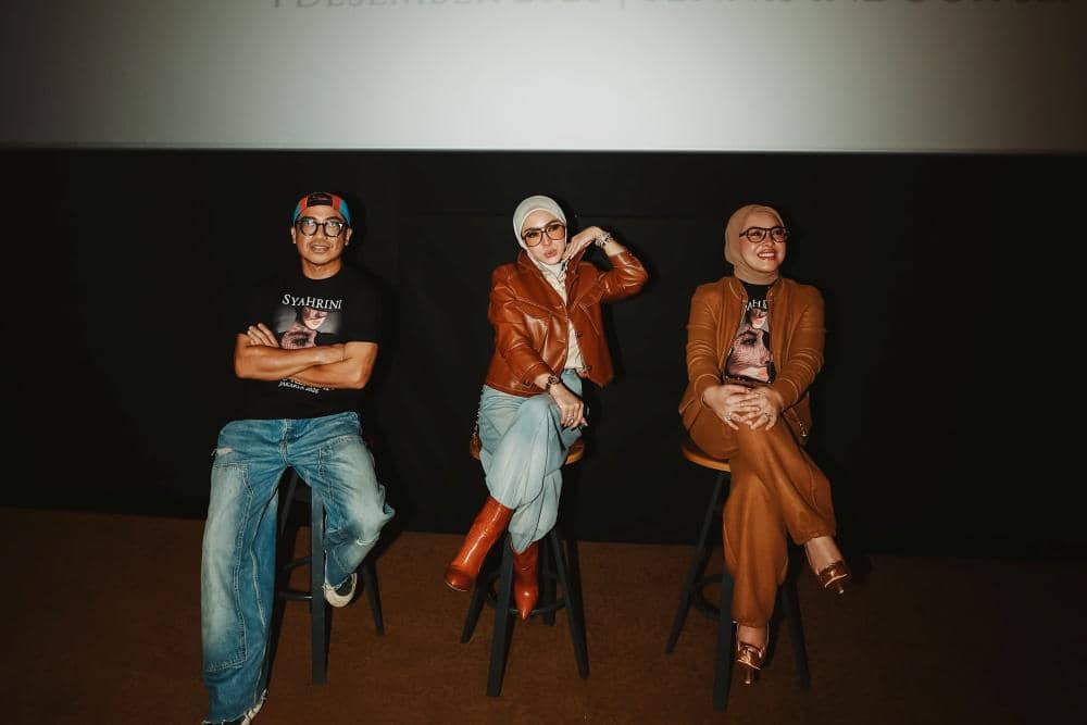 Dino Hamid, Incess Syahrini, dan Aisyahrani di Press Conference Syahrini Aku Kembali Live in Concert.jpeg