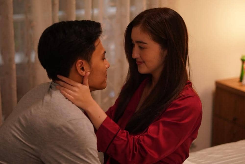 Fakta dan Sinopsis Main Belakang